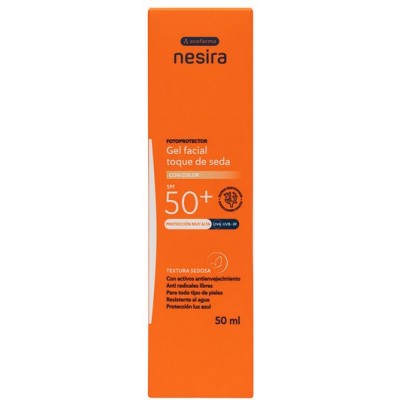 Comprar ACOFARMA NESIRA GEL FACIAL TOQUE SEDA SPF 50+ CON COLOR 50 ML al mejor precio en NuestraFarma, tu farmacia online
