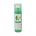 KLORANE CHAMPU SECO A LA ORTIGA CABELLOS GRASOS MORENOS 150 ML